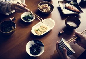 Les délices de la cuisine japonaise en poterie